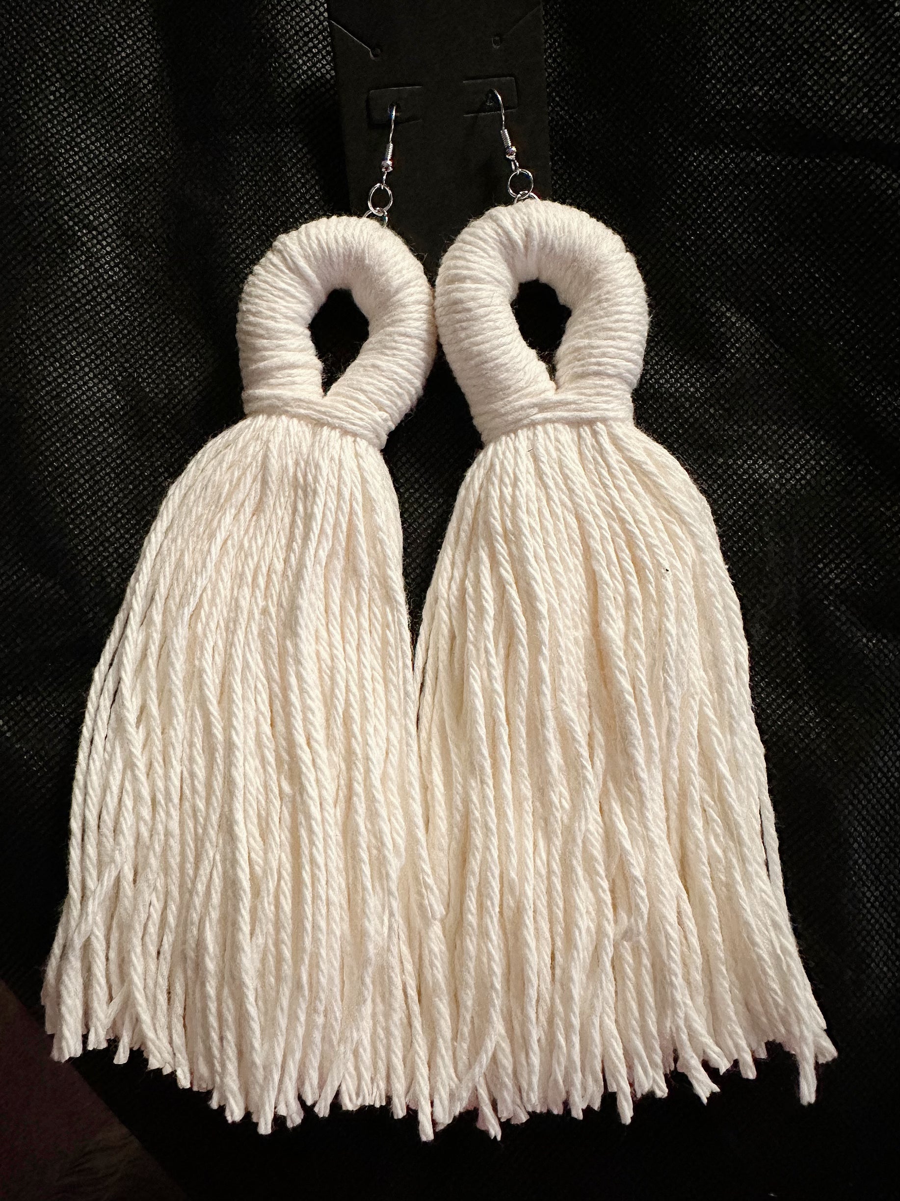 Loop Tassel Earrings (Regular yarn)